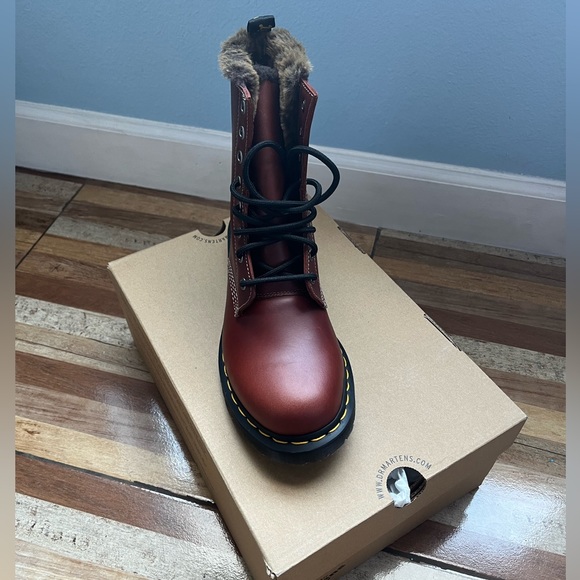 Dr. Martins AirWair - Picture 2 of 5